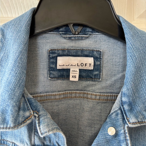 LOFT Cropped Denim Jacket Size XS - Picture 3 of 5